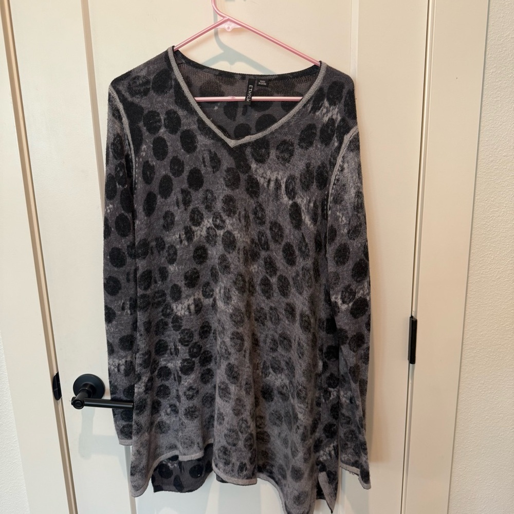 Ethyl Ladies Black/Gray Tunic.  XL.  Black w/Gray Spots.  Nylon Blend.